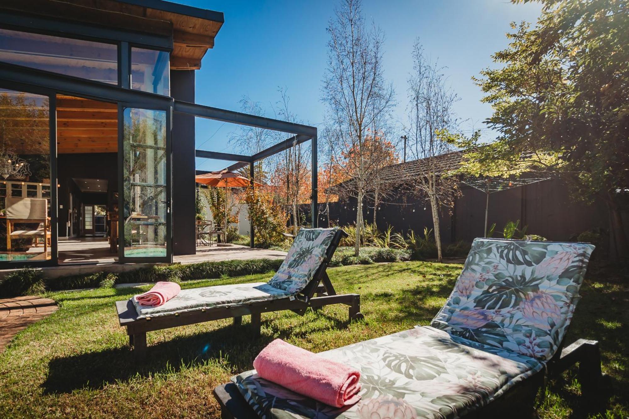Acorn Guest house 4*