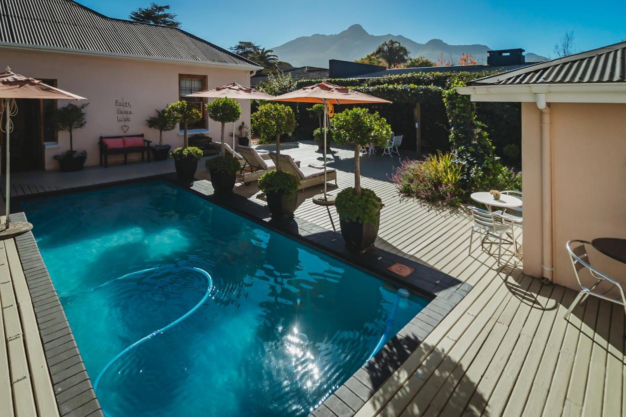 Acorn Guest house 4*